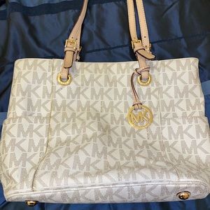 Authentic Micheal Kors Tote Purse